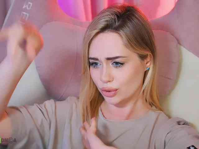 000--- Live Webcam on BongaCams