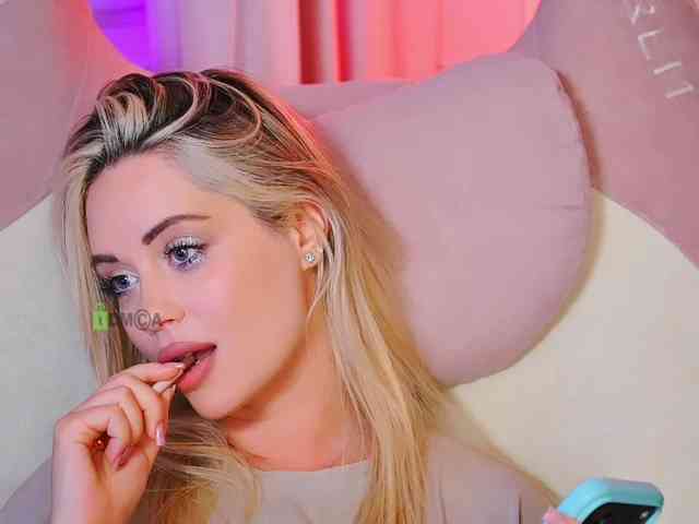 000--- Sex Cam Show
