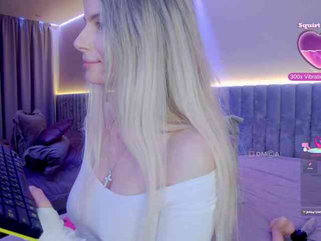 Monika-22 webcam