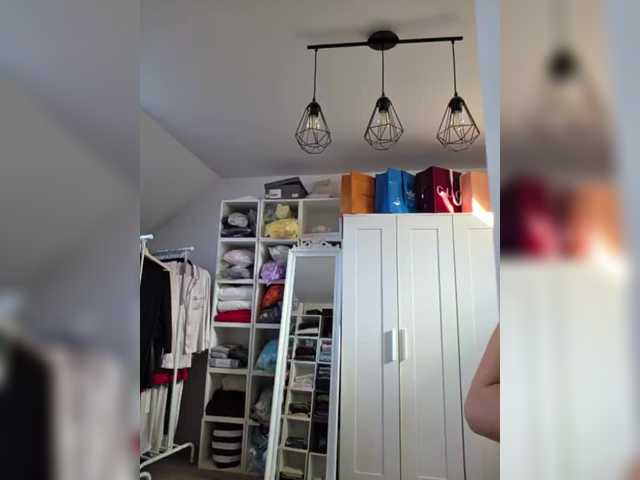 go to chat with Taanni