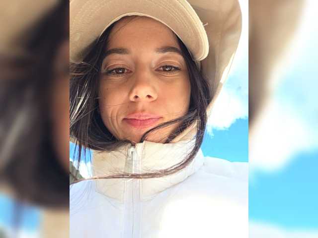 Taanni's BongaCams show and profile