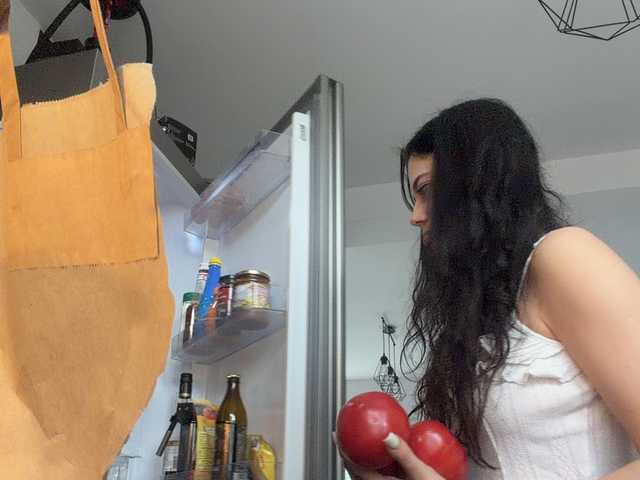 go to chat with Taanni