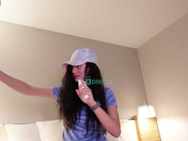 go to chat with Taanni