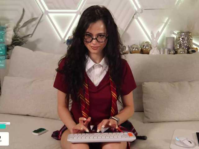 go to chat with Taanni