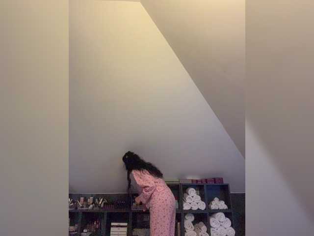 go to chat with Taanni