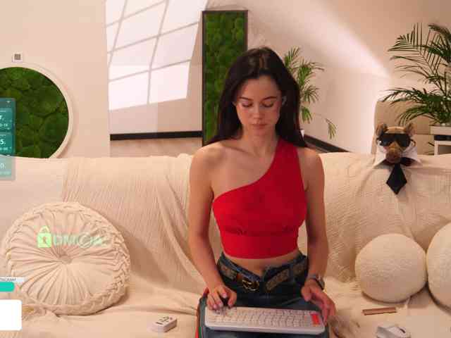 Taanni live female cam on bongacams