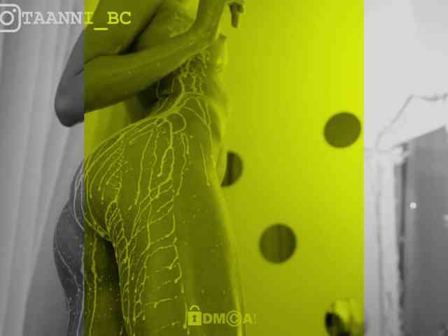 Taanni live female cam on bongacams