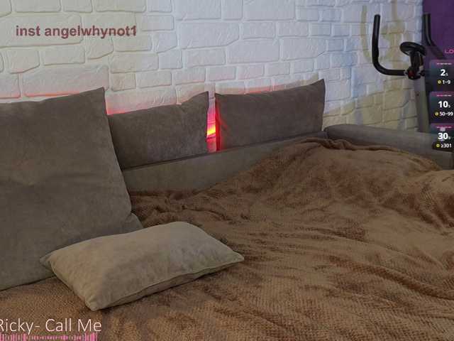unfamiliar-an live cam on BongaCams