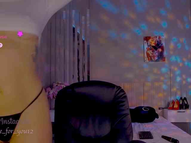 This model is live right now. Marisa12