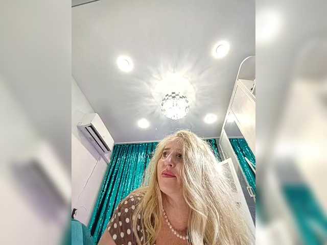 Live трансляция SUPERMILF - Runet.cam