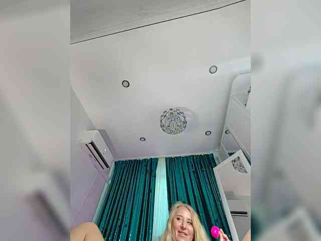 EvelynDreamy Sex Cam Show