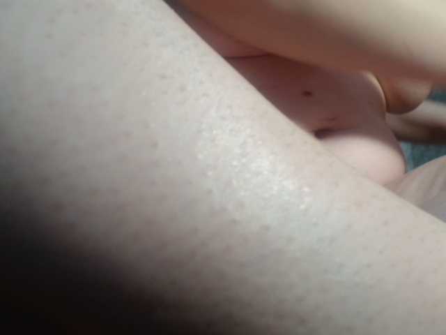 Alida-2 live cam on BongaCams