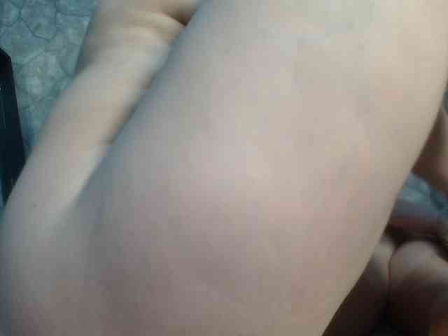Alida-2 Live Webcam on BongaCams