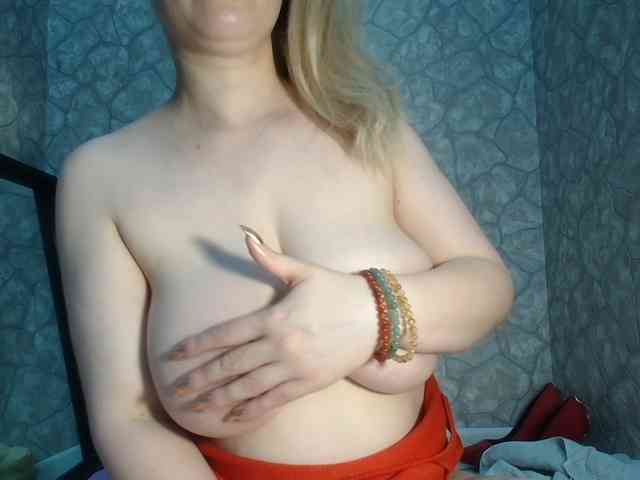 Alida-2 Live Webcam on BongaCams