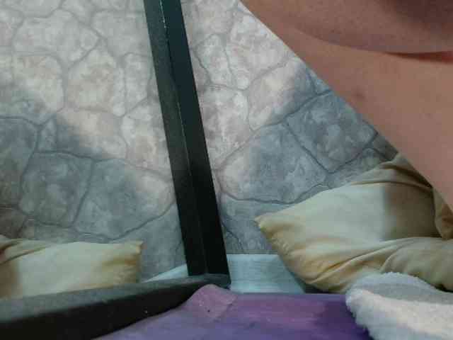 DIRTY-WH0RE webcam