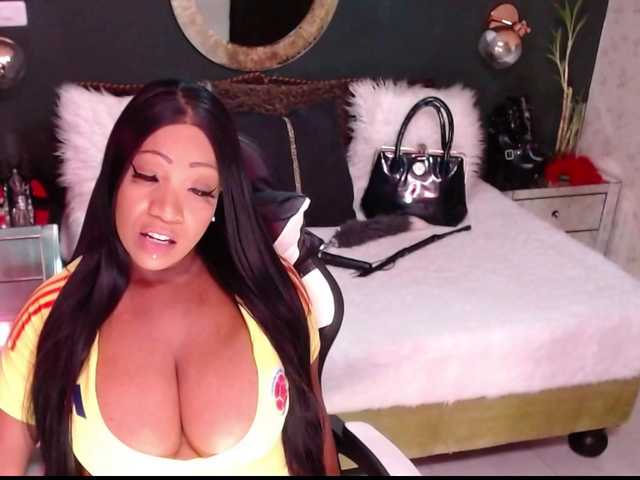 MadikeyHappy live cam on BongaCams