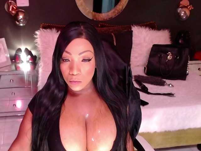 MadikeyHappy live cam on BongaCams
