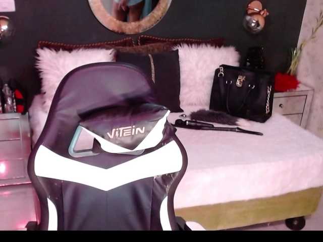 MadikeyHappy live webcam show