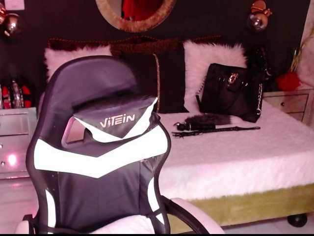 MadikeyHappy live cam on BongaCams