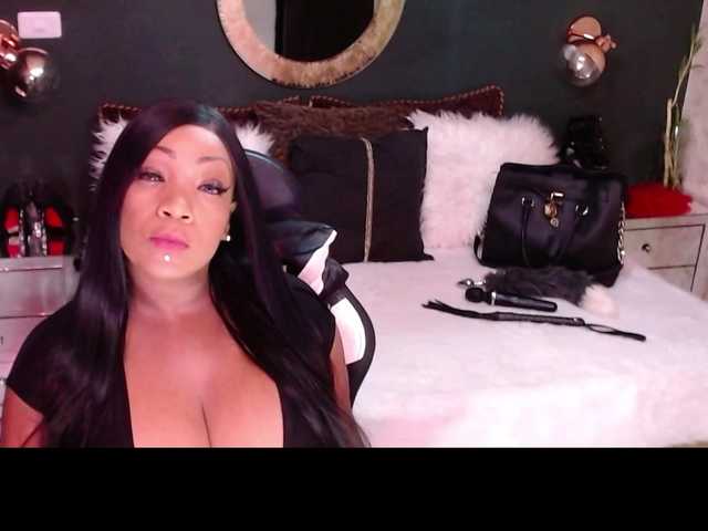 MadikeyHappy live cam on BongaCams