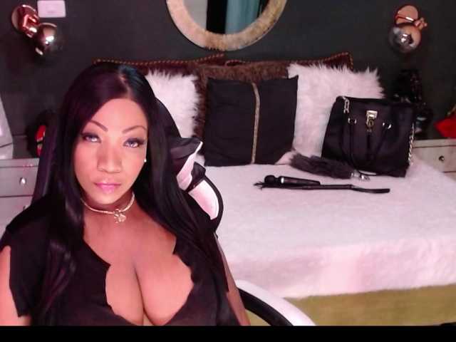 MadikeyHappy live webcam show