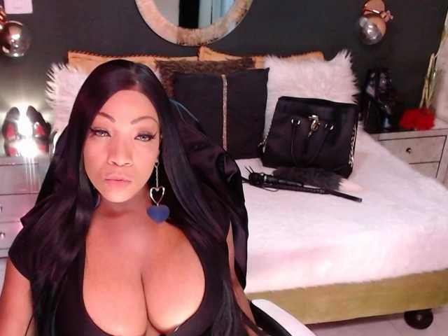 MadikeyHappy live cam on BongaCams