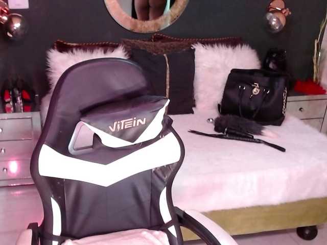 MadikeyHappy live cam on BongaCams