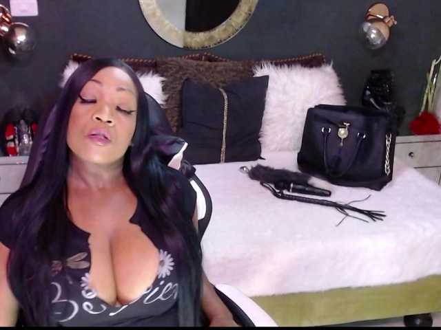MadikeyHappy live cam on BongaCams