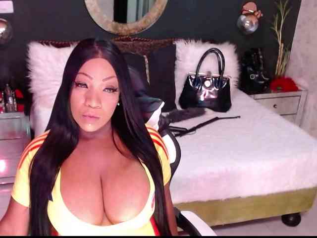 MadikeyHappy webcam