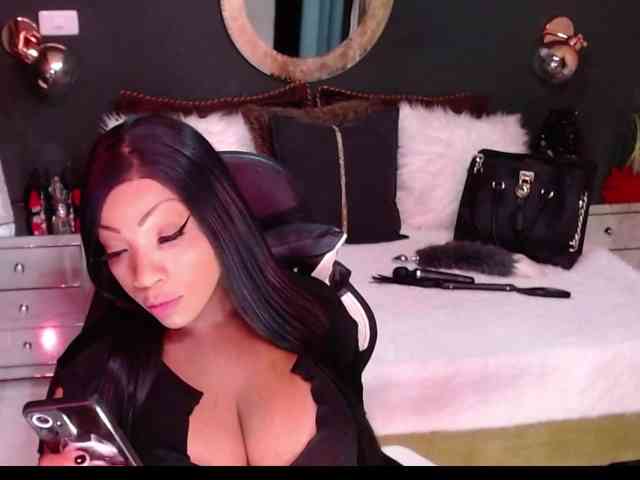 MadikeyHappy webcam