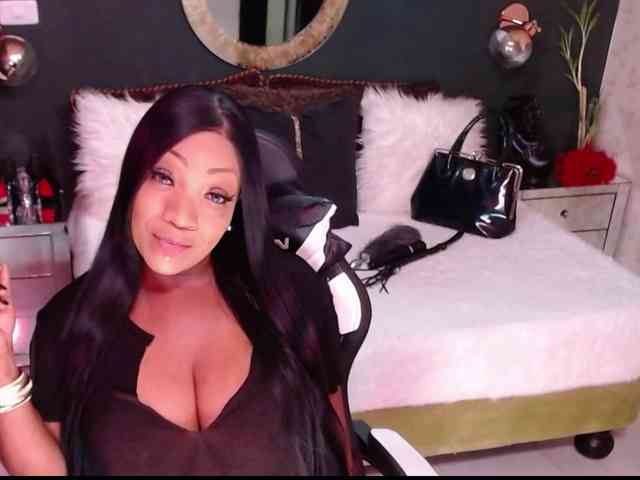 MadikeyHappy webcam