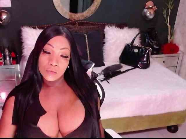 MadikeyHappy webcam
