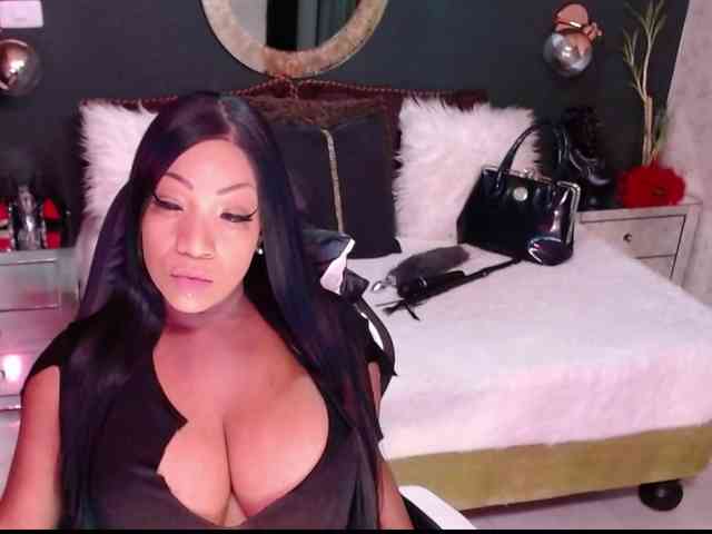 MadikeyHappy webcam