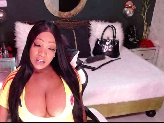 MadikeyHappy webcam