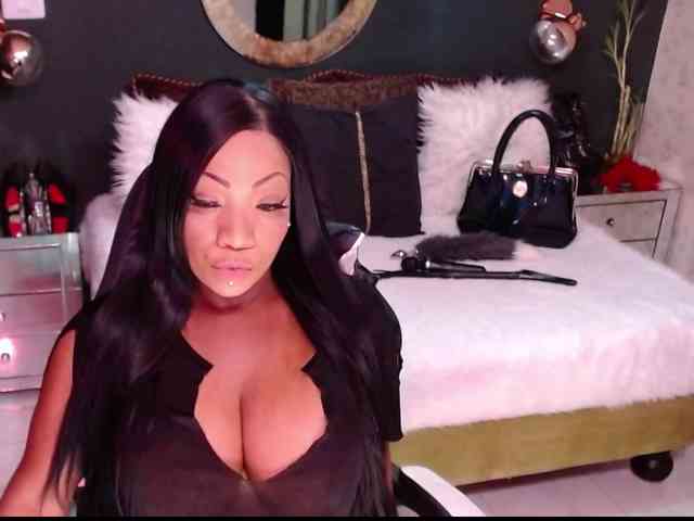 MadikeyHappy webcam
