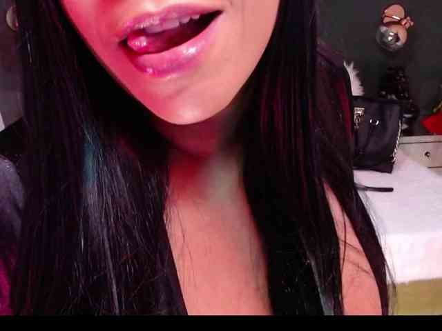 MadikeyHappy webcam