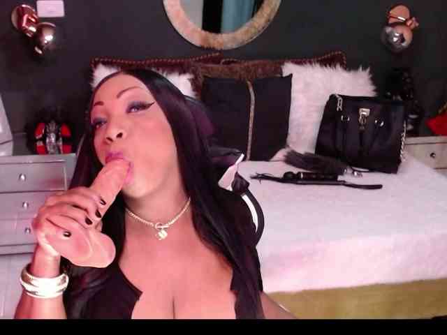 MadikeyHappy webcam