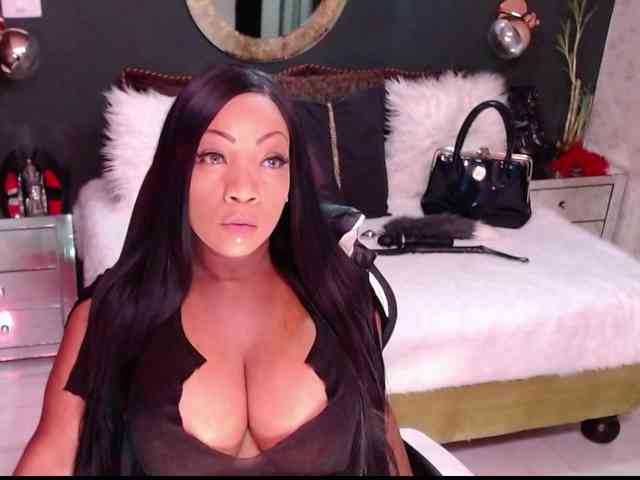 MadikeyHappy webcam