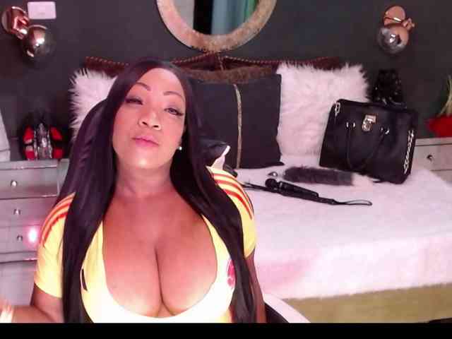 MadikeyHappy webcam