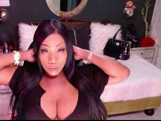 MadikeyHappy webcam