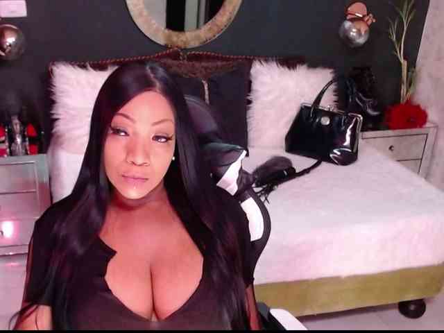 MadikeyHappy webcam