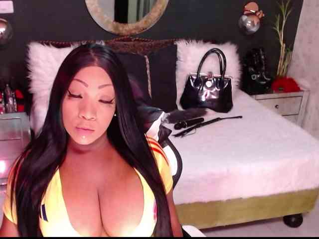 MadikeyHappy webcam