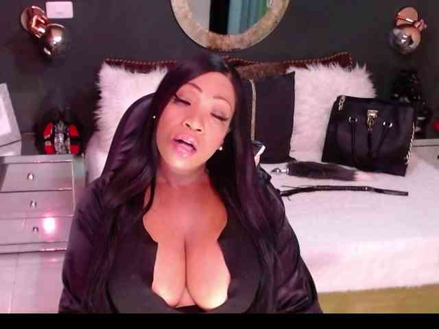 MadikeyHappy webcam