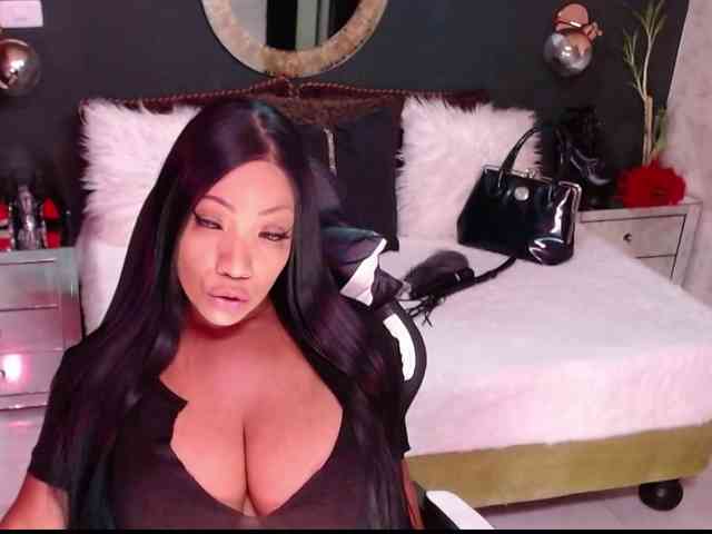 MadikeyHappy webcam
