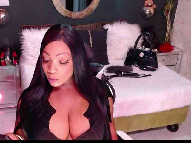 MadikeyHappy webcam