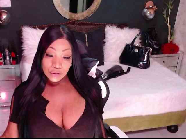 MadikeyHappy webcam