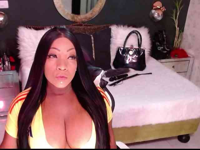 MadikeyHappy webcam