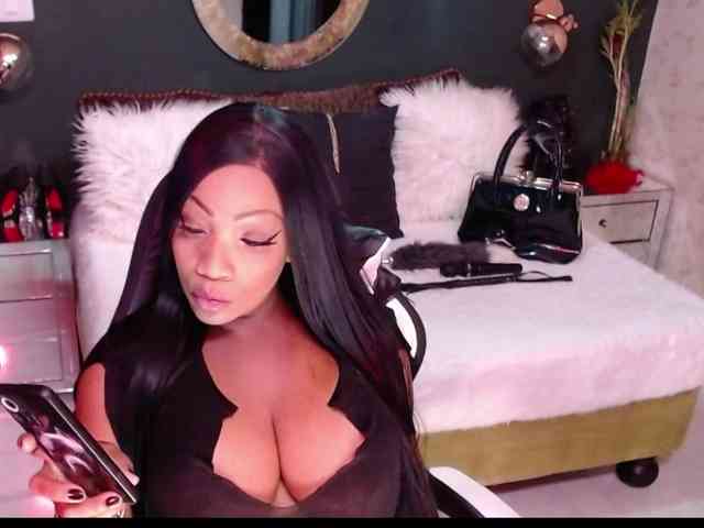 MadikeyHappy webcam