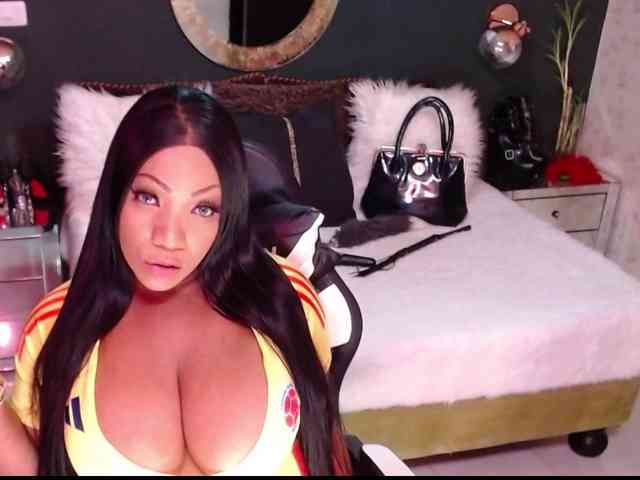 MadikeyHappy webcam