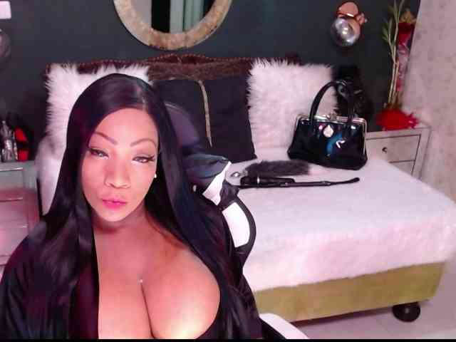 MadikeyHappy webcam